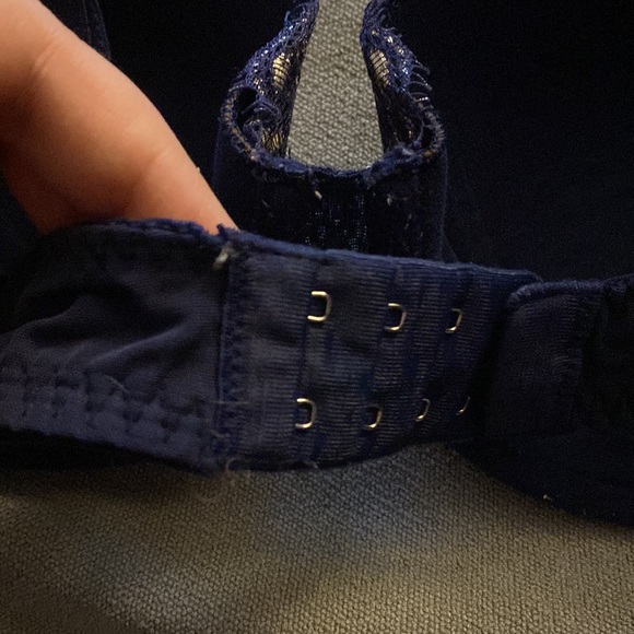 Victorias Secret Lightly Padded Push-up Bra - Picture 4 of 5